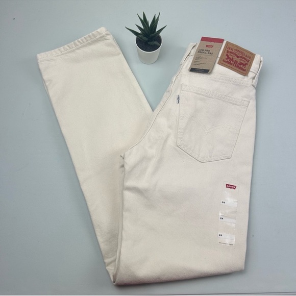 NWT Levi’s Low Pro Women’s Jeans - Picture 5 of 15